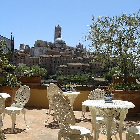 Residenza D'Epoca Campo Regio Relais Bed & Breakfast Siena Exterior foto