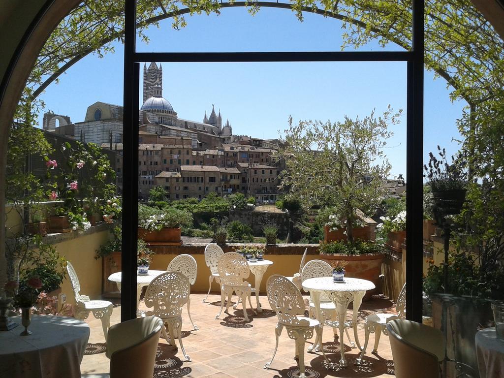 Residenza D'Epoca Campo Regio Relais Bed & Breakfast Siena Exterior foto