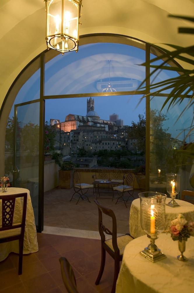 Residenza D'Epoca Campo Regio Relais Bed & Breakfast Siena Exterior foto