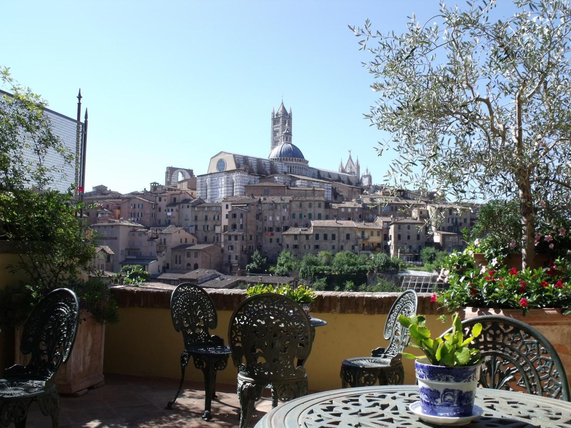 Residenza D'Epoca Campo Regio Relais Bed & Breakfast Siena Exterior foto