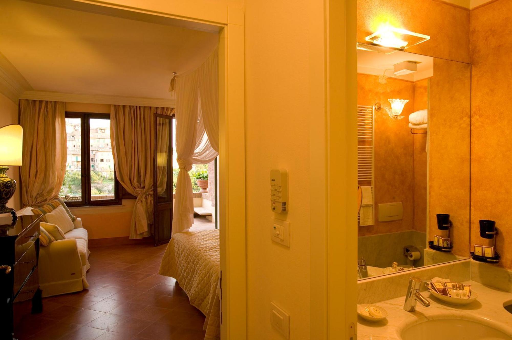 Residenza D'Epoca Campo Regio Relais Bed & Breakfast Siena Exterior foto
