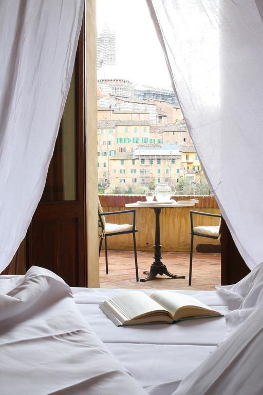Residenza D'Epoca Campo Regio Relais Bed & Breakfast Siena Exterior foto